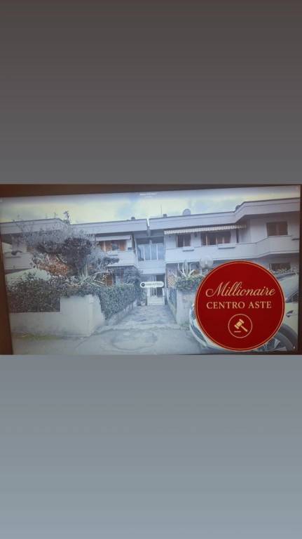 appartamento in vendita a Massa in zona Centro Storico