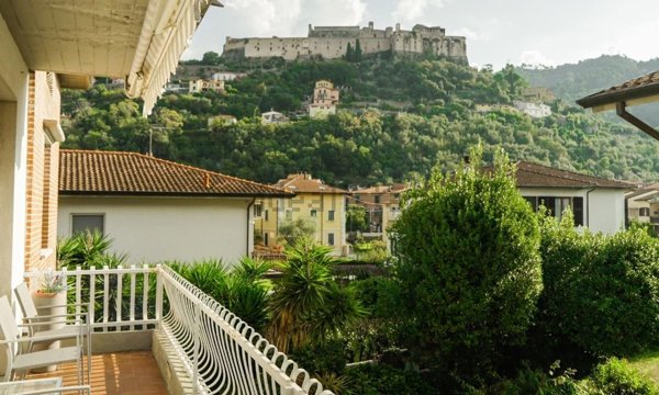 appartamento in vendita a Massa in zona Centro Storico