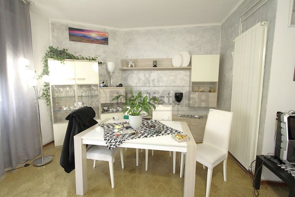 appartamento in vendita a Massa in zona Marina di Massa