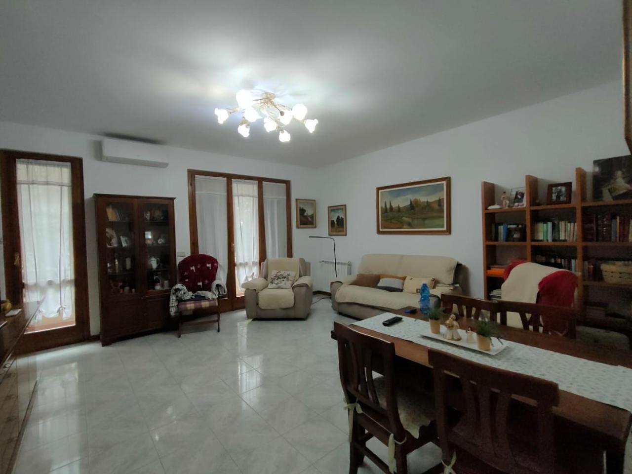 appartamento in vendita a Massa in zona Centro Storico