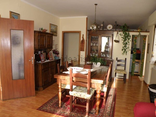 casa indipendente in vendita a Massa