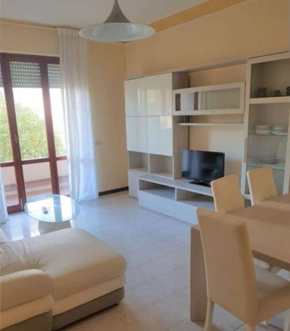 appartamento in vendita a Massa in zona Marina di Massa