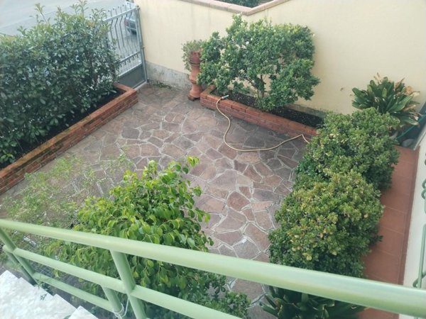 casa indipendente in vendita a Massa in zona Mirteto