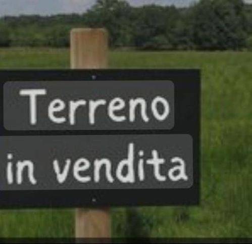 terreno edificabile in vendita a Massa in zona Marina di Massa