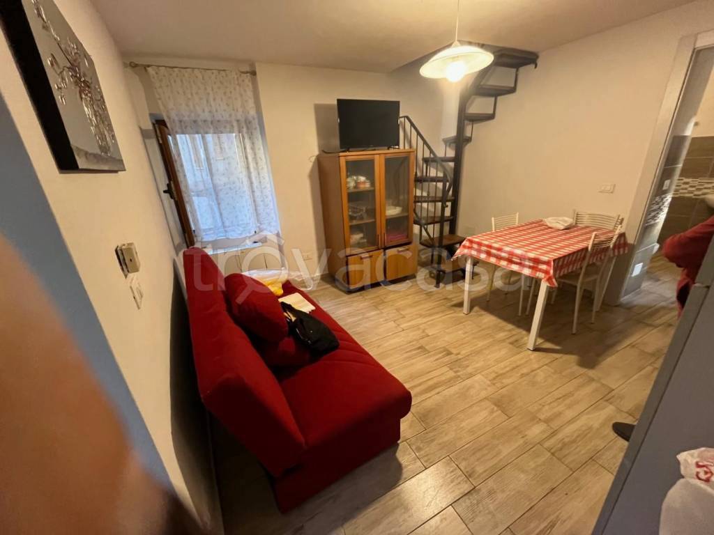 casa indipendente in vendita a Massa in zona Antona