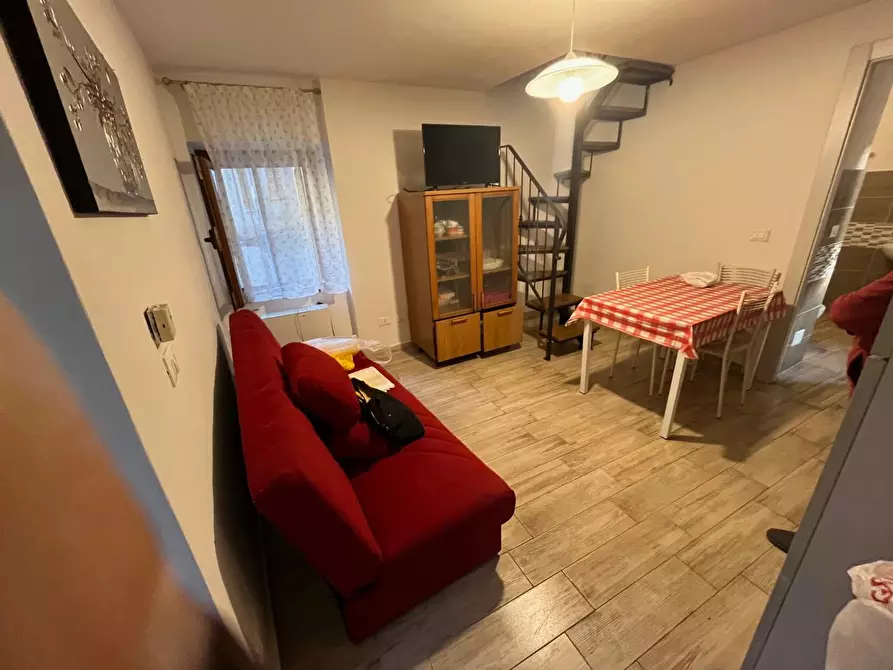 casa indipendente in vendita a Massa