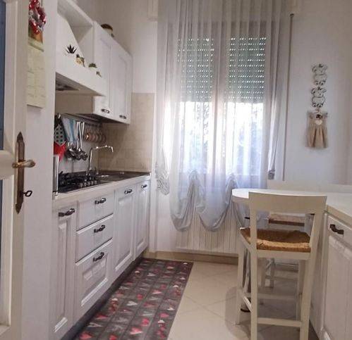 appartamento in vendita a Massa in zona Centro Storico