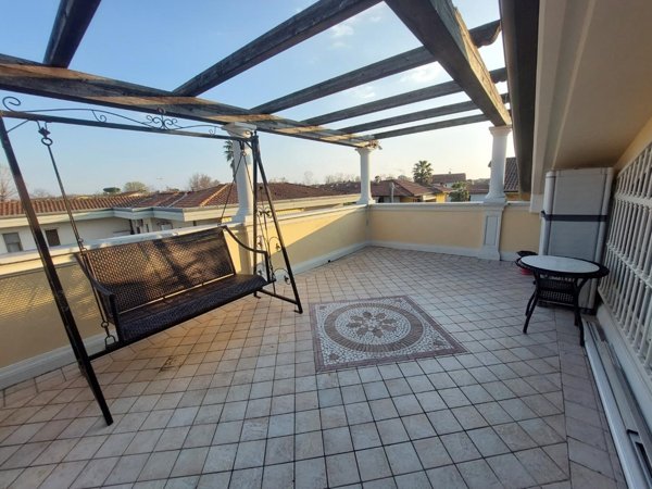 appartamento in vendita a Massa in zona Marina di Massa