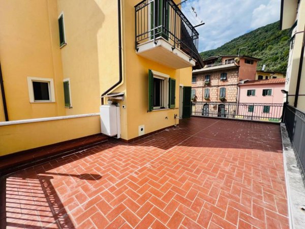 appartamento in vendita a Massa in zona Mirteto