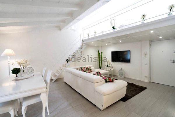 appartamento in vendita a Massa in zona Centro Storico