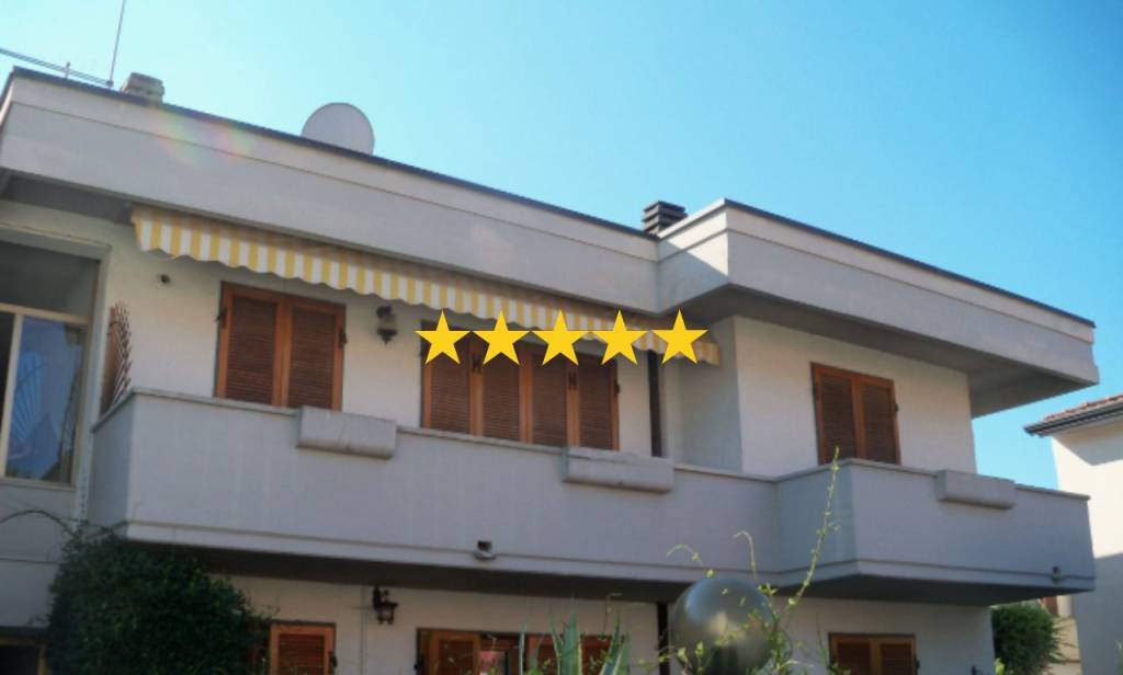 appartamento in vendita a Massa in zona Centro Storico