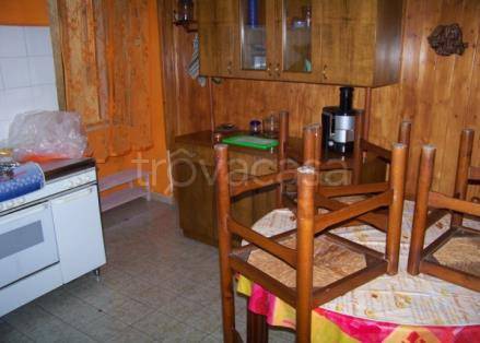 appartamento in vendita a Massa in zona Antona