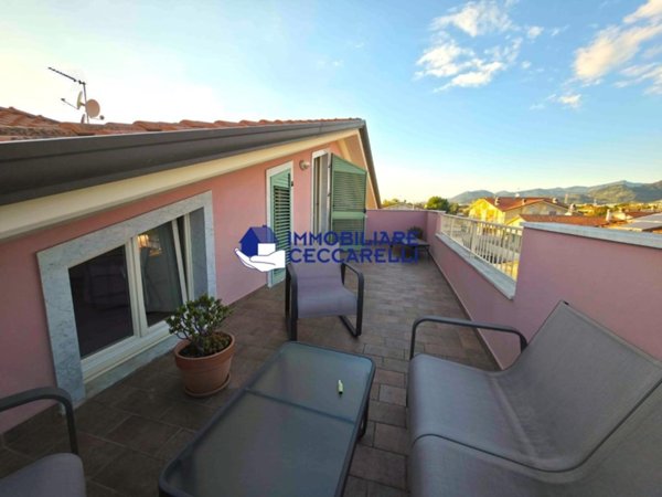 appartamento in vendita a Massa in zona Marina di Massa