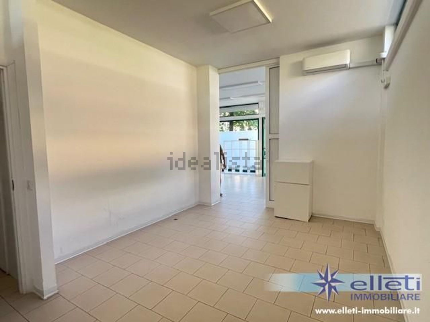 trivano in vendita a Massa in zona Marina di Massa