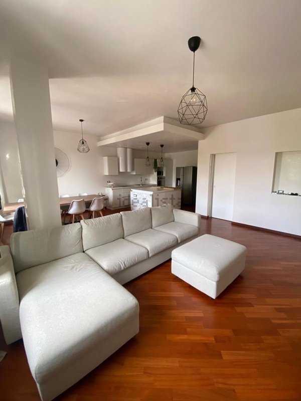 appartamento in vendita a Massa in zona Centro Storico