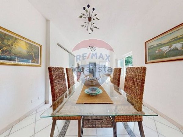 casa indipendente in vendita a Massa in zona Marina di Massa