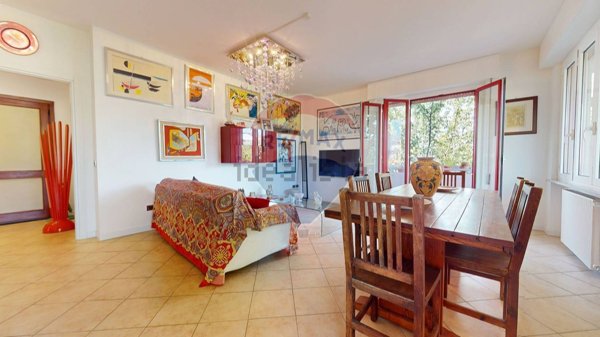 appartamento in vendita a Massa in zona Marina di Massa