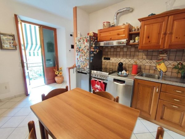 appartamento in vendita a Massa in zona Centro Storico