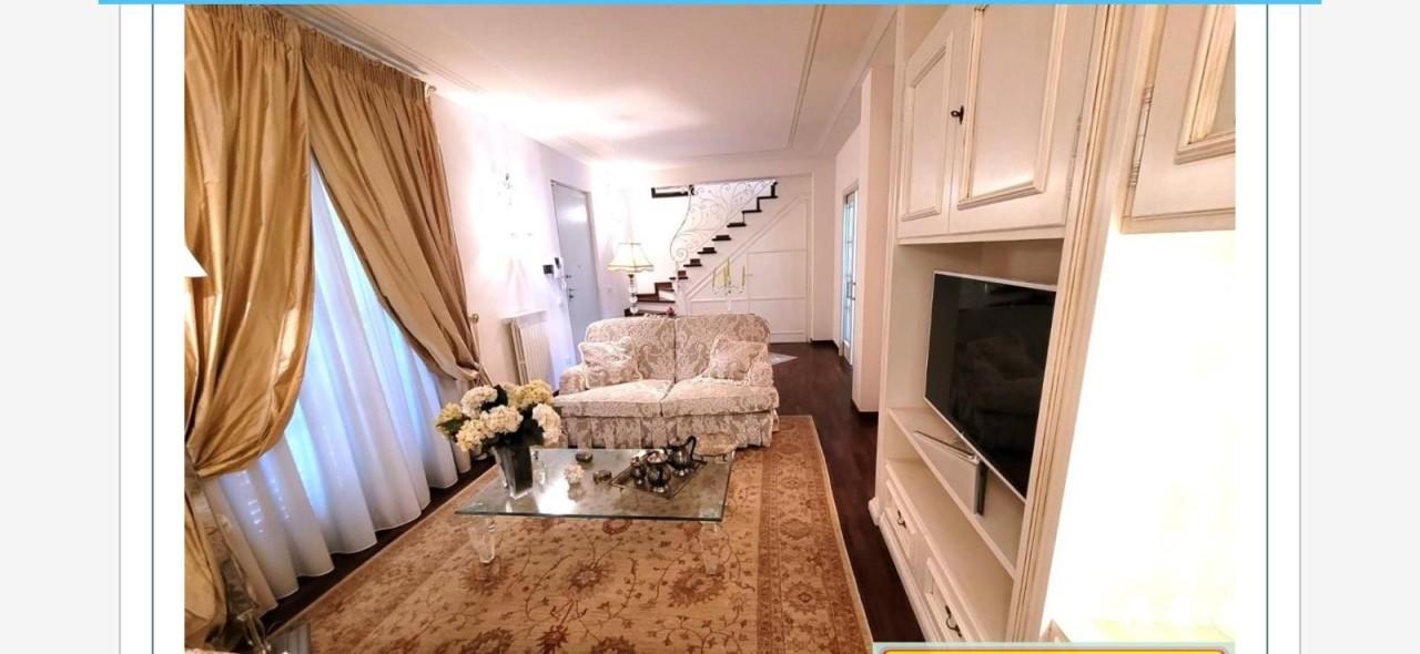 casa indipendente in vendita a Massa in zona Centro Storico