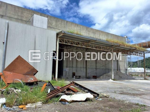 negozio in vendita a Massa