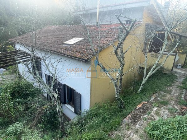 casa indipendente in vendita a Massa in zona Mirteto