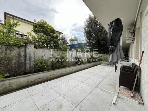 appartamento in vendita a Massa in zona Marina dei Ronchi