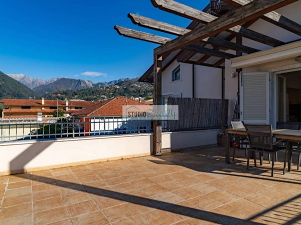 appartamento in vendita a Massa in zona Centro Storico