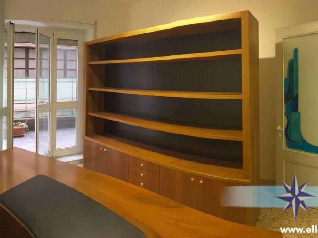 ufficio in vendita a Massa in zona Centro Storico