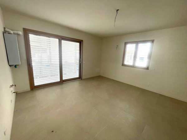 appartamento in vendita a Massa in zona Marina dei Ronchi