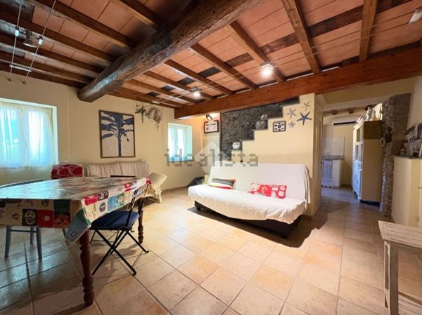 appartamento in vendita a Massa in zona Antona