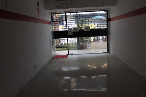 locale commerciale in vendita a Massa in zona Centro Storico