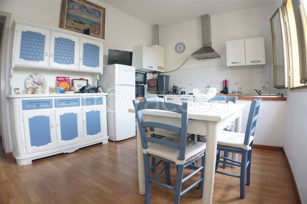 appartamento in vendita a Massa in zona Centro Storico