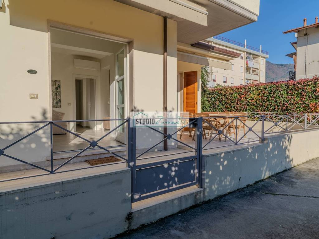 appartamento in vendita a Massa in zona Centro Storico