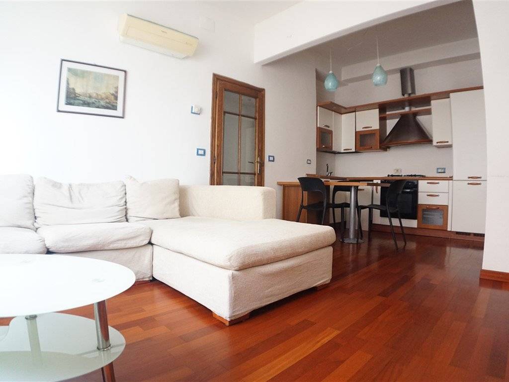 appartamento in vendita a Massa in zona Centro Storico