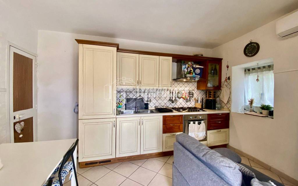 casa indipendente in vendita a Massa in zona Mirteto