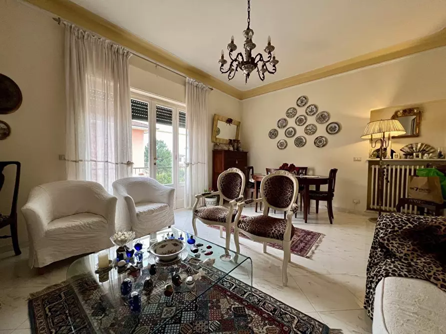 appartamento in vendita a Massa in zona Marina dei Ronchi