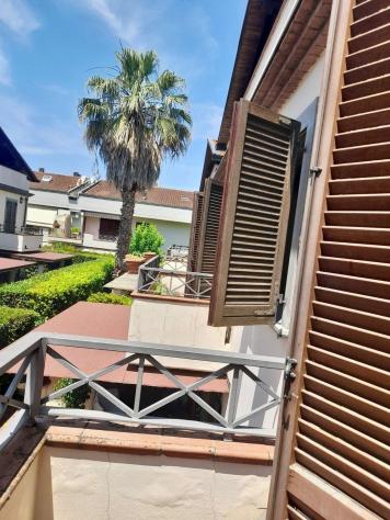 appartamento in vendita a Massa in zona Marina dei Ronchi