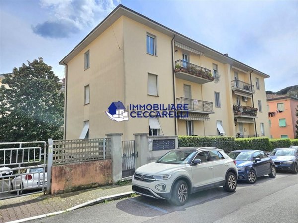 appartamento in vendita a Massa in zona Centro Storico