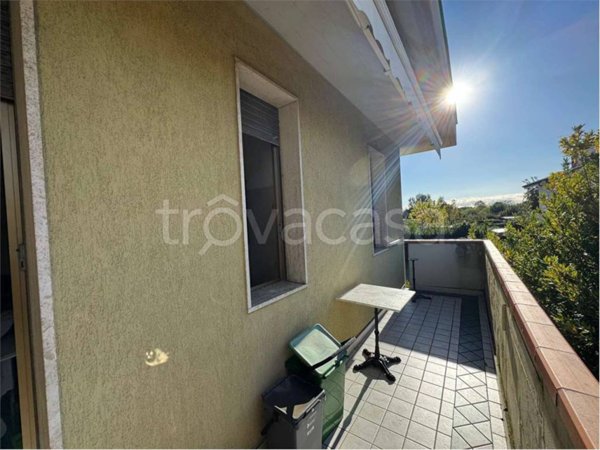 appartamento in vendita a Massa in zona Marina dei Ronchi