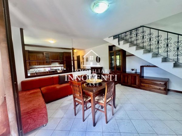 casa indipendente in vendita a Massa in zona Marina di Massa