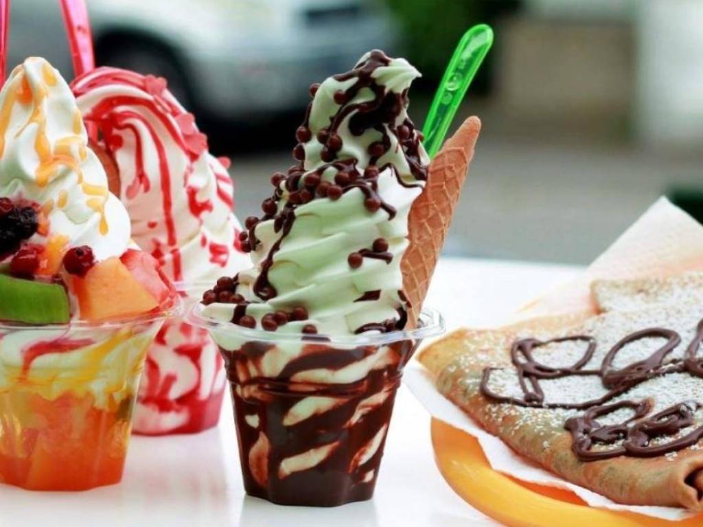 negozio in vendita a Massa in zona Marina di Massa