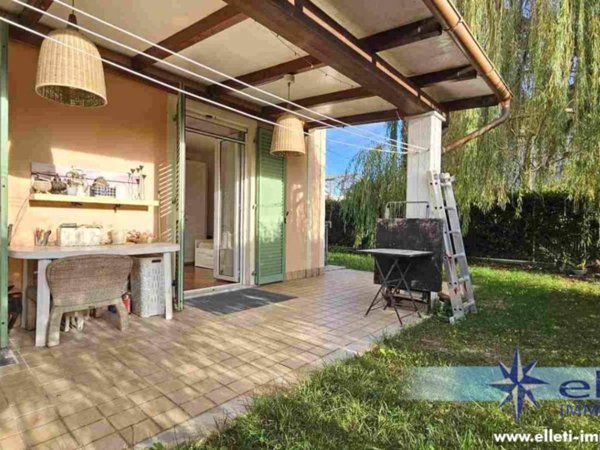 appartamento in vendita a Massa in zona Marina di Massa