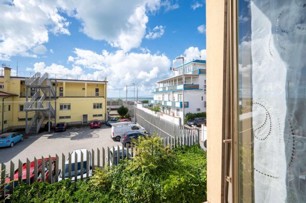 appartamento in vendita a Massa in zona Marina di Massa