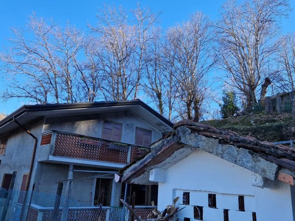 casa indipendente in vendita a Massa