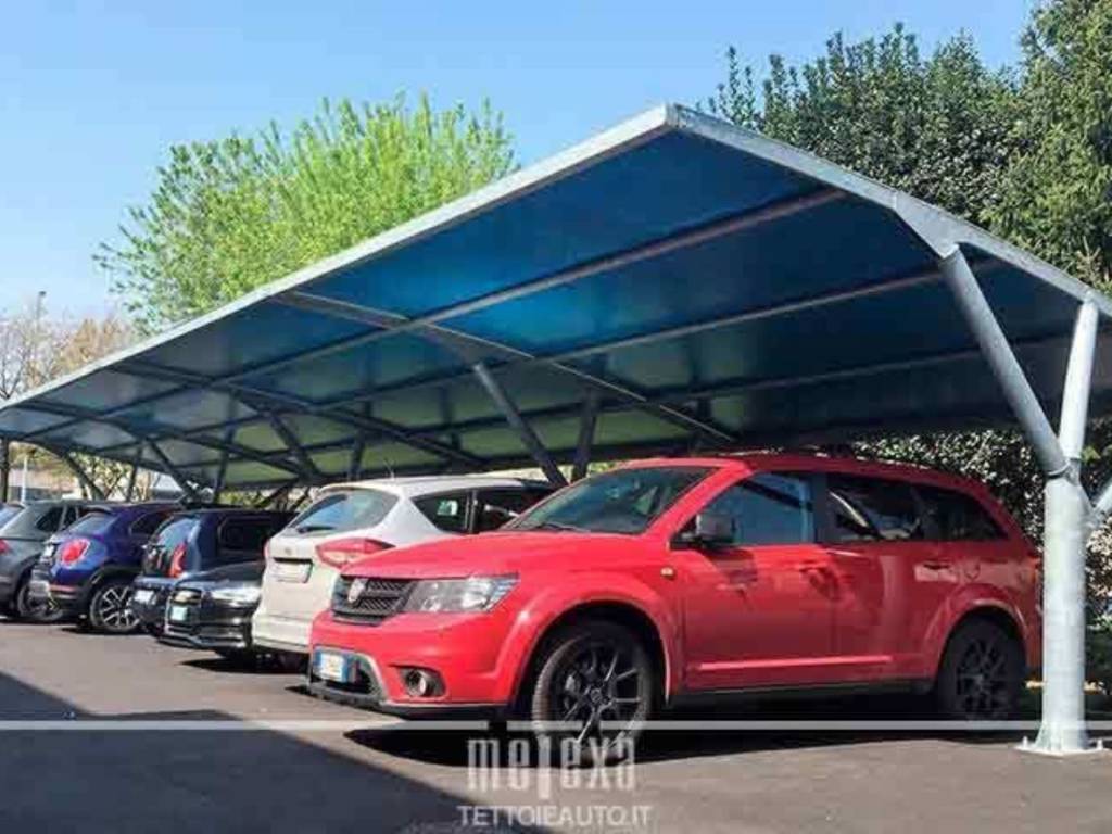 negozio in vendita a Massa in zona Romagnano