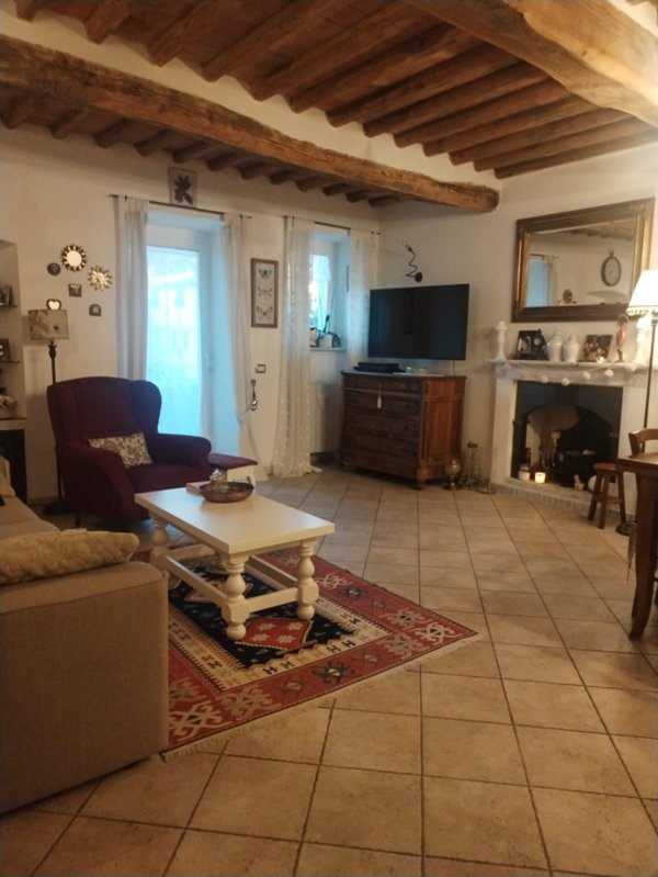 appartamento in vendita a Massa in zona Centro Storico