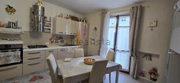 appartamento in vendita a Massa in zona Centro Storico