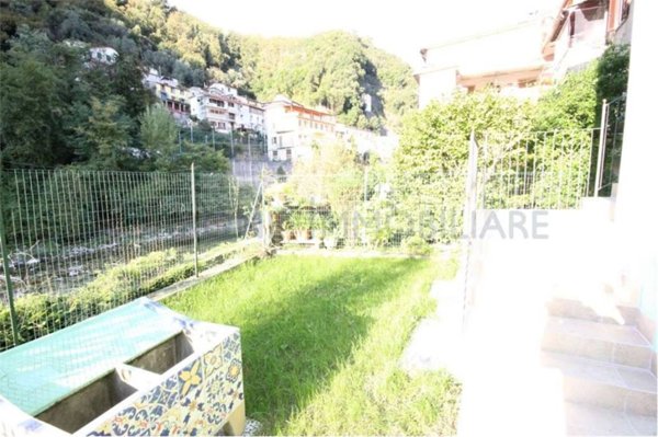 casa indipendente in vendita a Massa in zona Antona