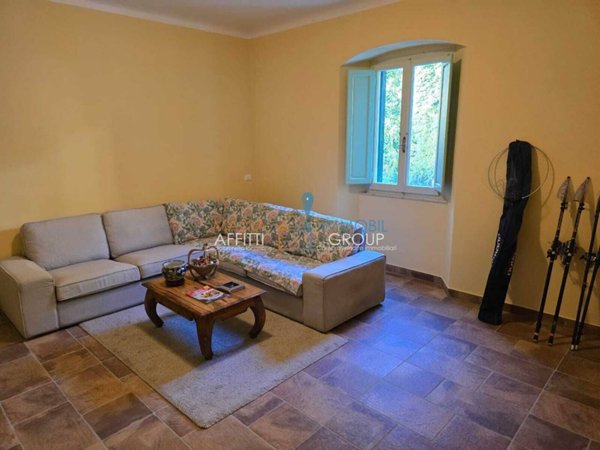 casa indipendente in vendita a Massa in zona Canevara