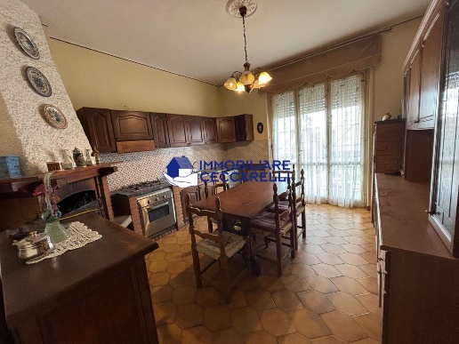 appartamento in vendita a Massa in zona Centro Storico